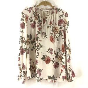 Violet & Claire  Ruffle Sleeve Floral Blouse